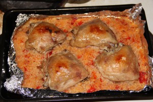 Курица с рисом, запеченые в духовке